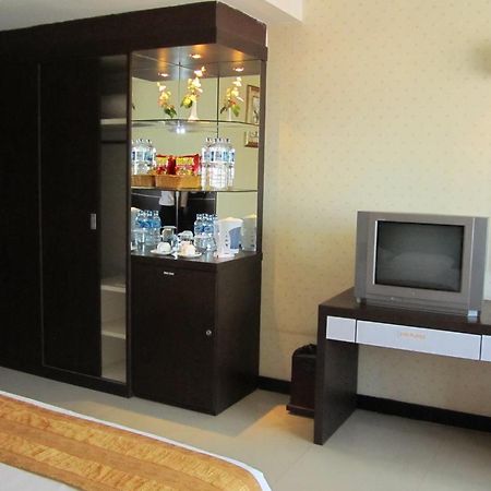 Antares Hotel Medan Kültér fotó
