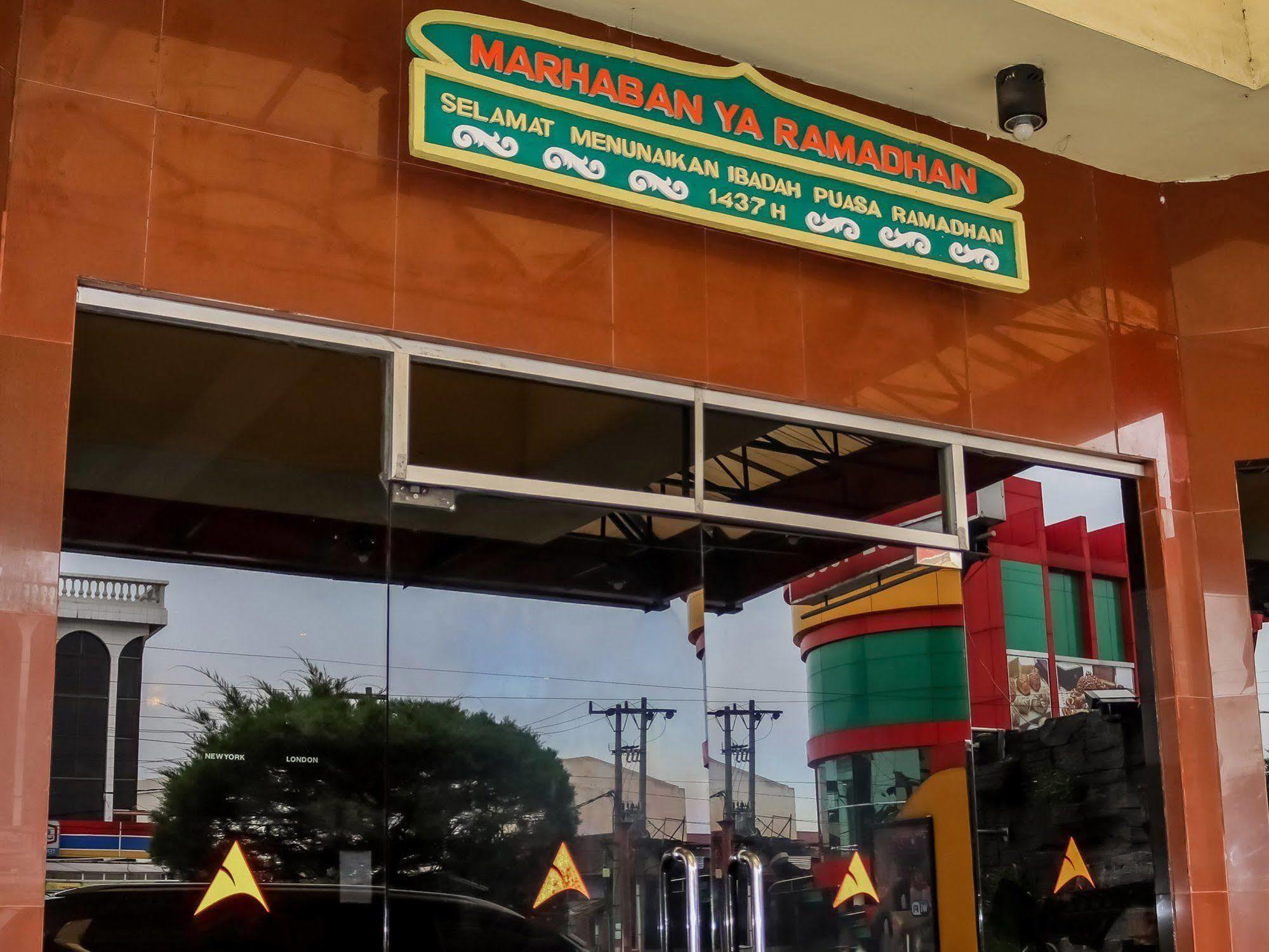 Antares Hotel Medan Kültér fotó