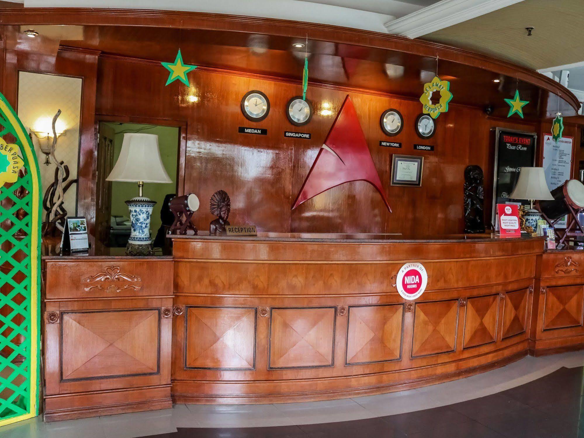 Antares Hotel Medan Kültér fotó
